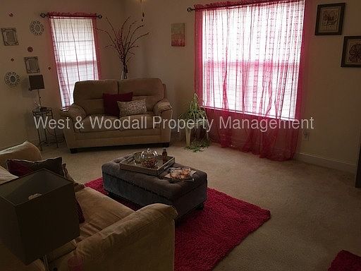 4th image of 2303 Chautauqua Ave