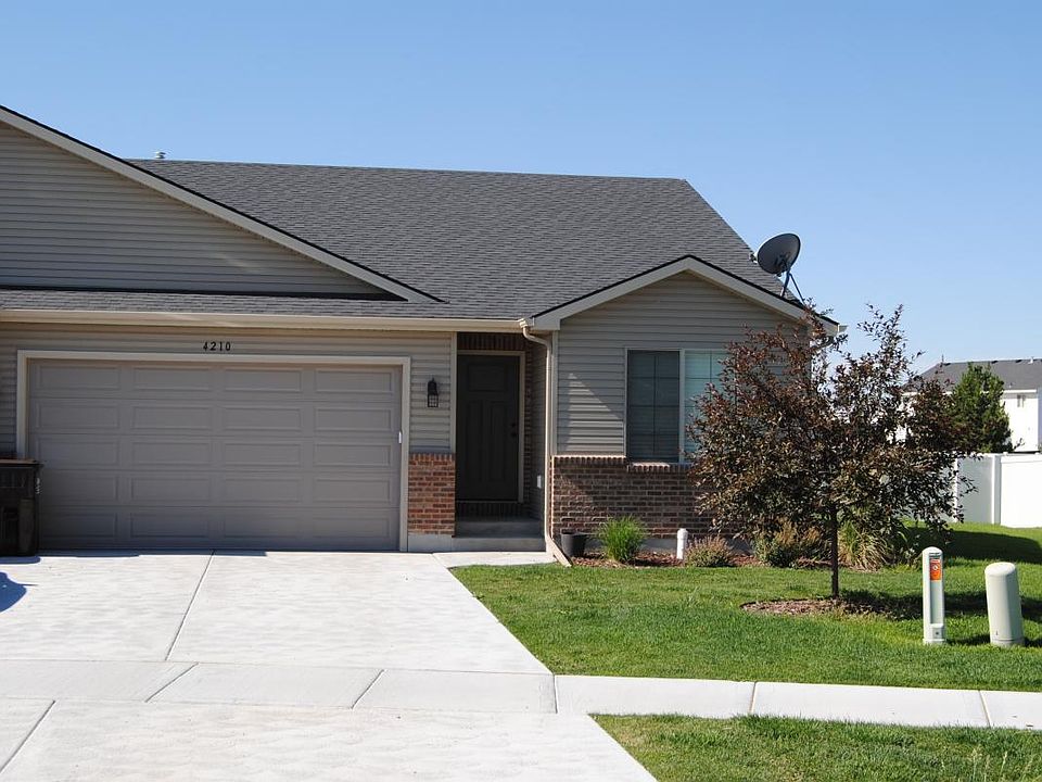 1st image of 4210 E Roy Cir