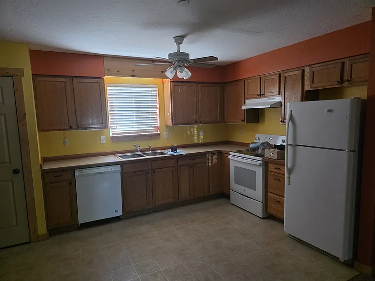 327 S Olive Ave #A — Photo 3