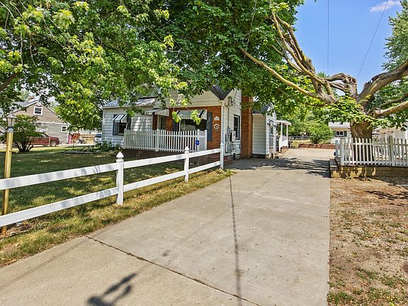 4th image of 883 61st St SE