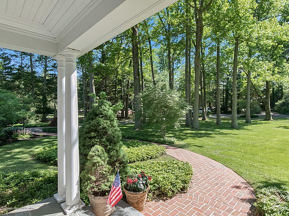 5th image of 71 Buena Vista Ave