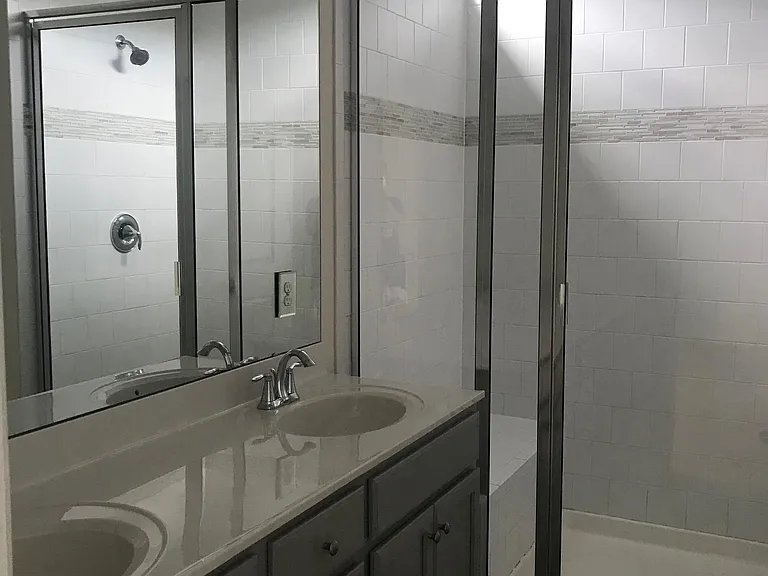 1411 Regents Ln — Photo 10