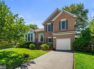 9543 Ridgeview Dr, Columbia, MD 21046