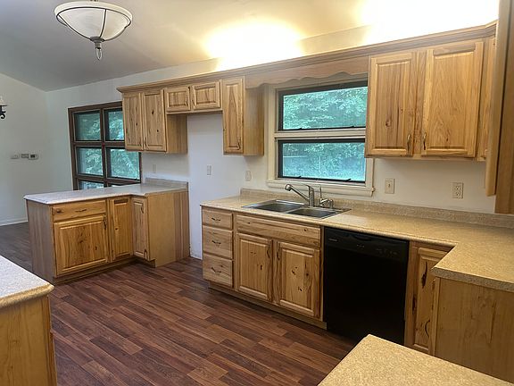 5th image of 2750 Redwood Dr