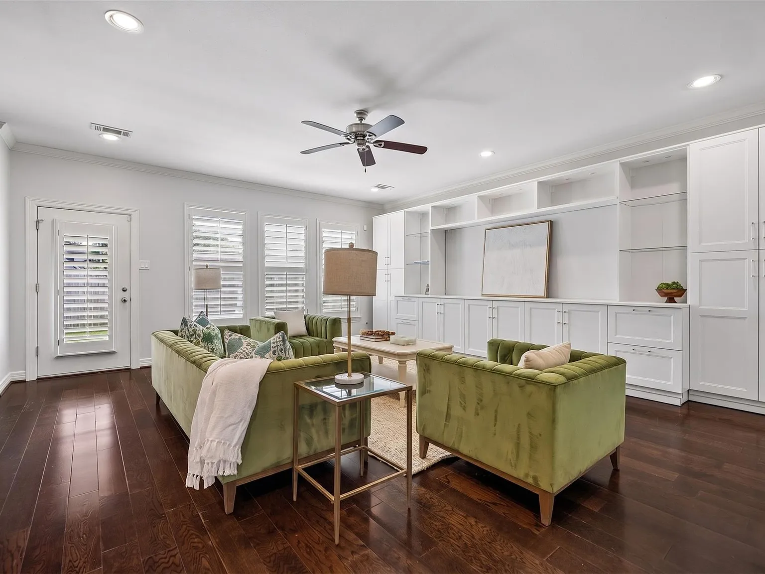 4 bed, 2.5 bath, 2672 sqft, $4,250 — Photo 3