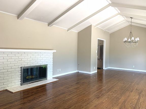 4th image of 1535 Marlbarough Ave