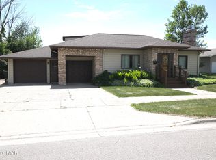 605 Woodland Ave, Crookston, MN 56716