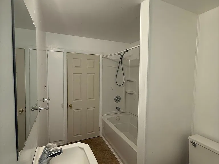 1001 School House Ln — Photo 12