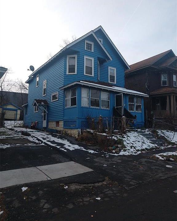 1st image of 150 E Bissell St