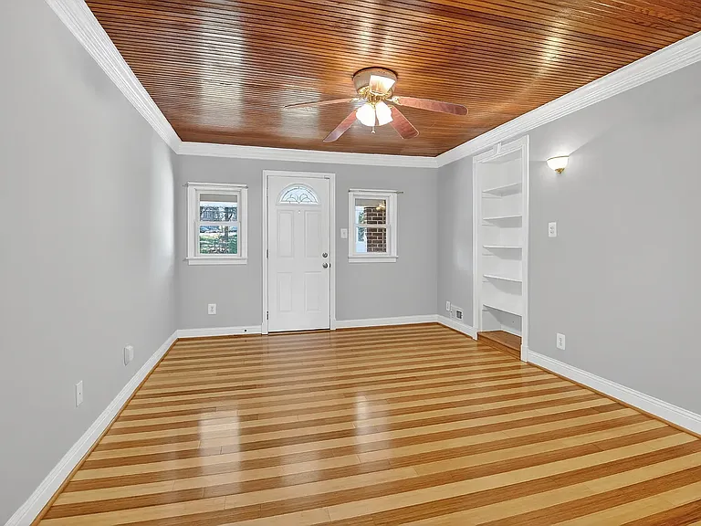 6009 Pratt St — Photo 16
