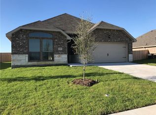 725 Long Prairie Dr, Royse City, TX 75189