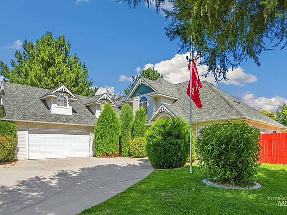 5th image of 2118 N Springland Pl