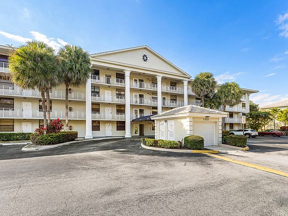 3rd image of 1721 Whitehall Drive #201