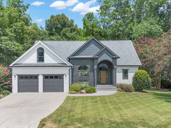754 Parkridge Dr, Clayton, NC 27527