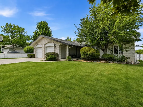 7116 S Ponderosa Dr, Cottonwood Heights, UT 84121