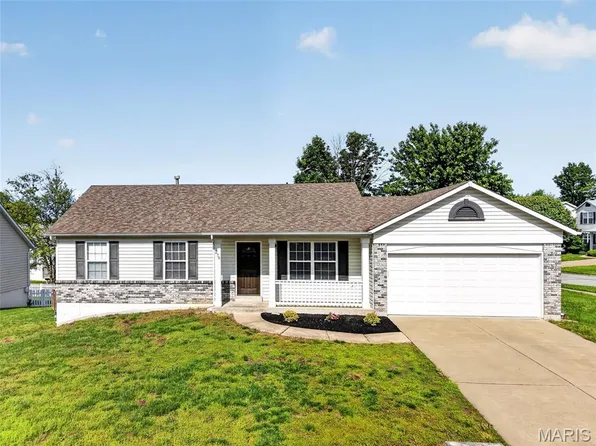 279 Cherrywood Parc Dr, O'Fallon, MO 63368
