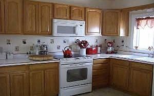 updated country sized kitchen