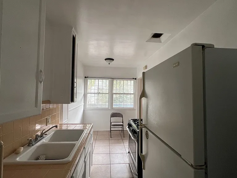 873 N Hoover St #1/2 — Photo 5