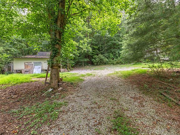 4th image of 2481 Tinnin Rd