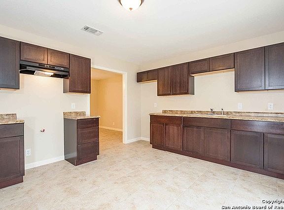 5th image of 9027 Geraldine St