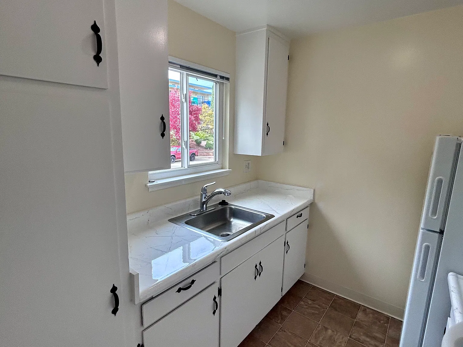 2 bed, 900 sqft, $3,195 — Photo 2