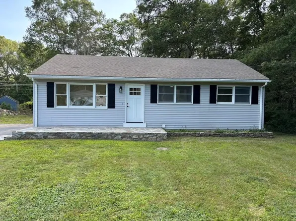10 Quiet Oak Dr, Hopkinton, RI 02833