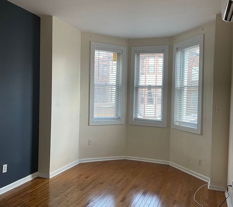 1st image of 4433 Sansom St Floor 2