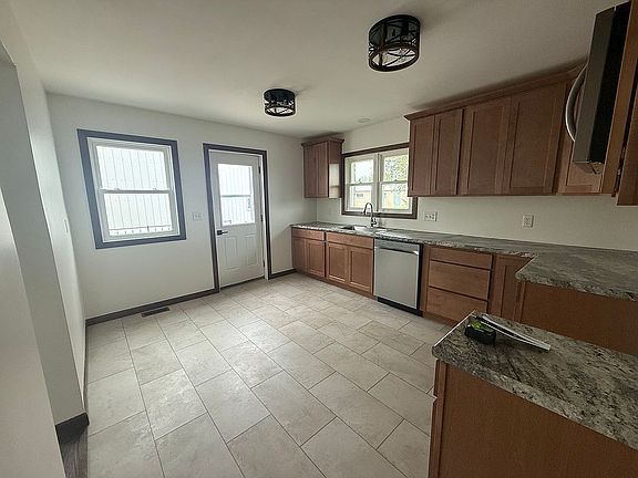 3rd image of 7603 W Delphi Pike