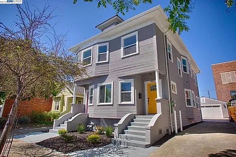 5th image of 490 44th St #490