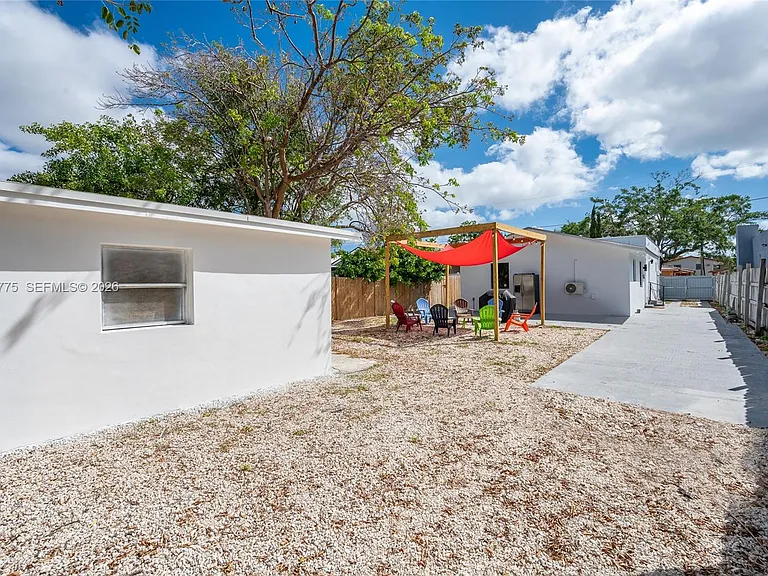 3016 NW 22nd Ct #3018 — Photo 6
