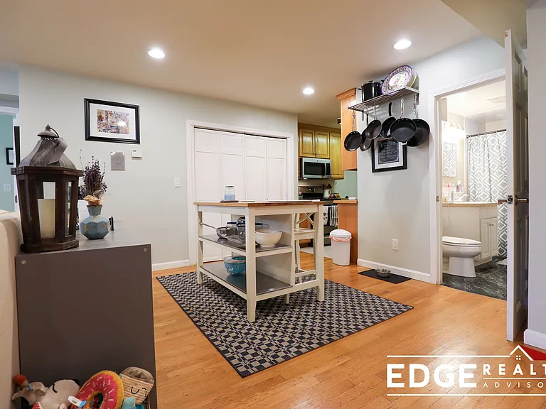 17 Strathmore Rd #B — Photo 13
