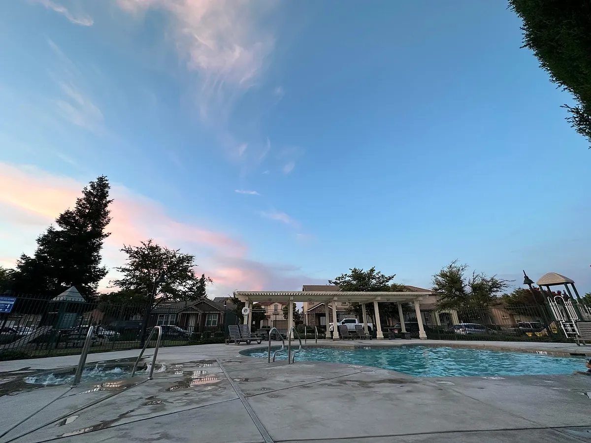 Building Photo - 4433 W Artemisa Dr