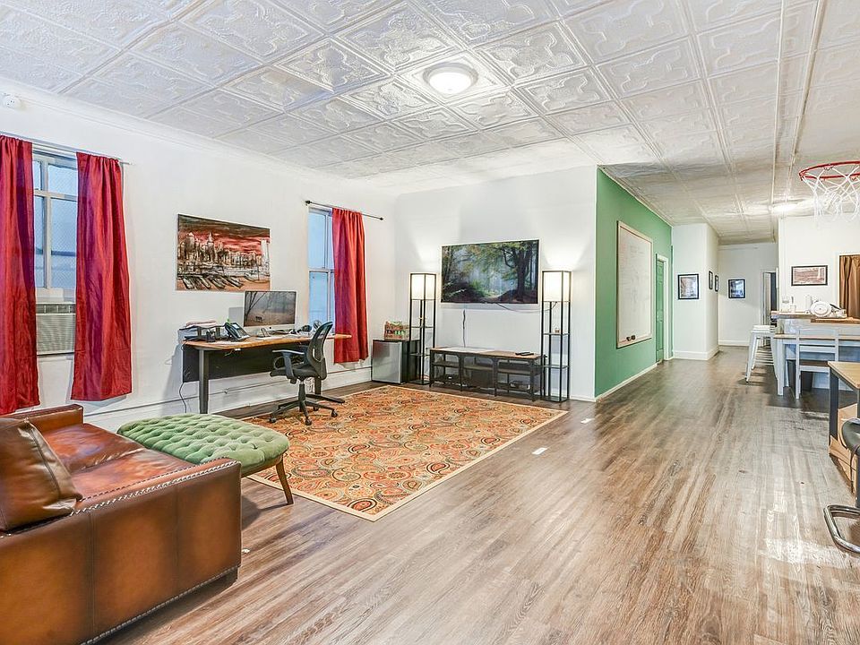 1st image of 263 W 30th St Fl 3