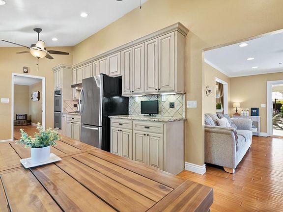 5th image of 6431 El Paseo Dr