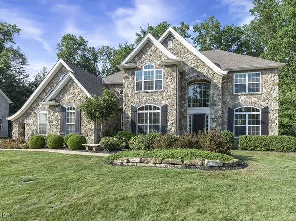 32480 English Turn, Avon Lake, OH 44012
