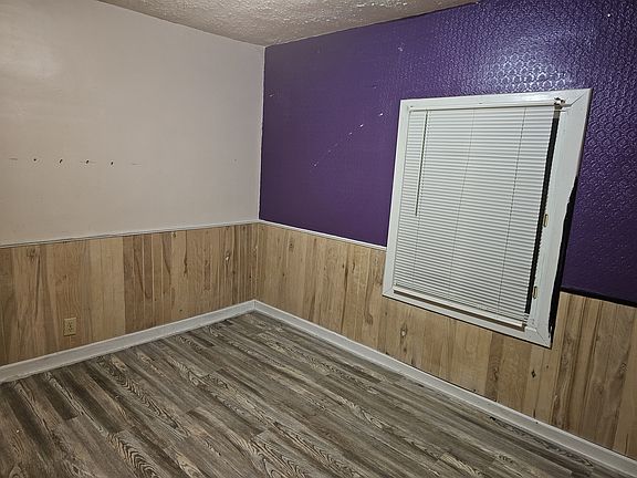 5th image of 1493 W County Line Rd