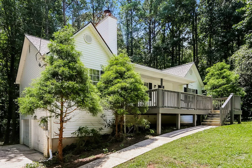 3 bed, 2.0 bath, 1308 sqft, $1,720 — Photo 4