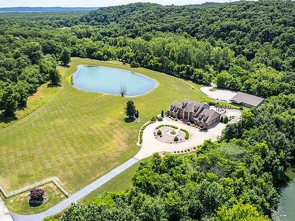 3rd image of 284 Clermont Dr