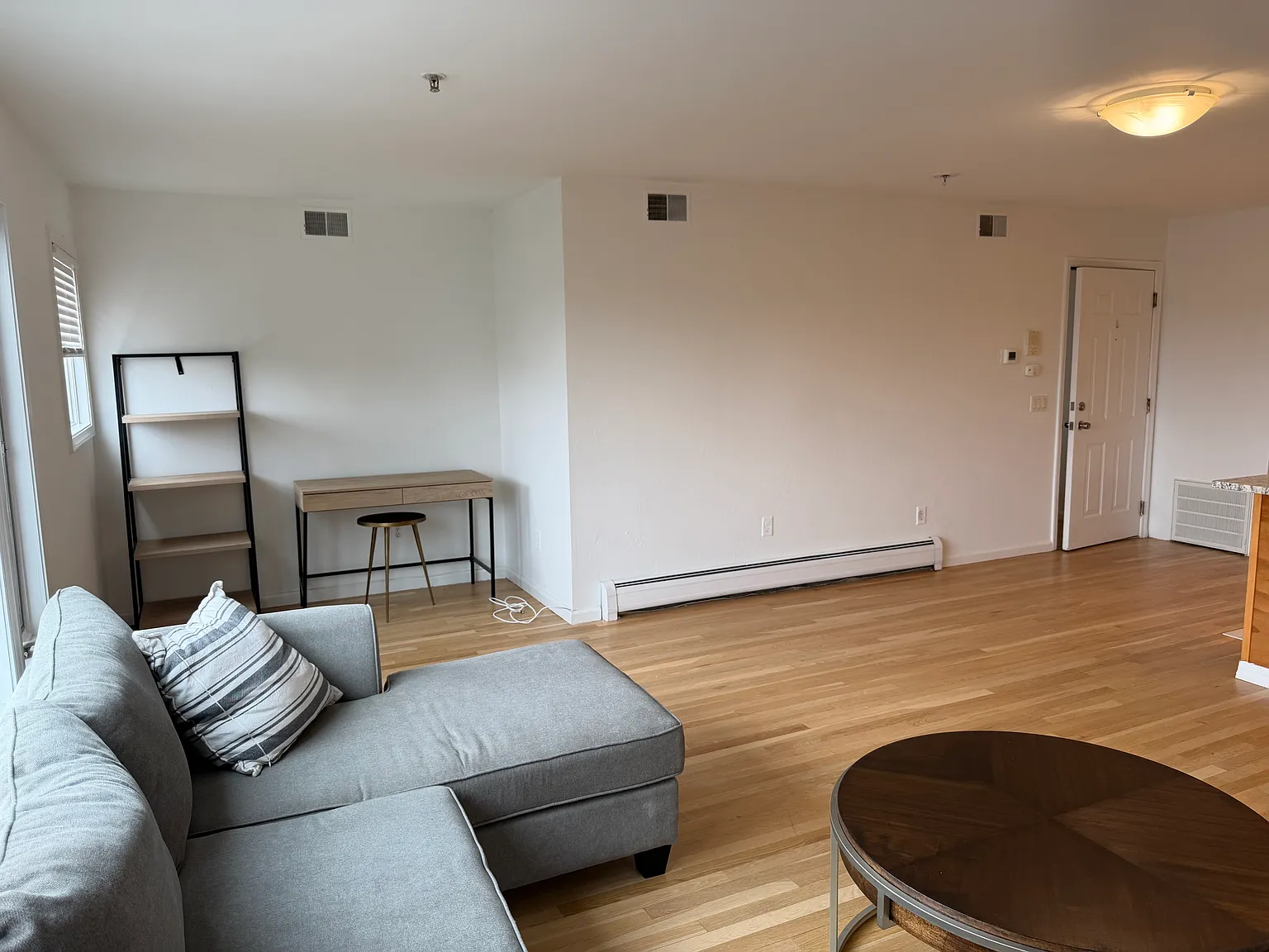 2 bed, 1100 sqft, $3,000 — Photo 3