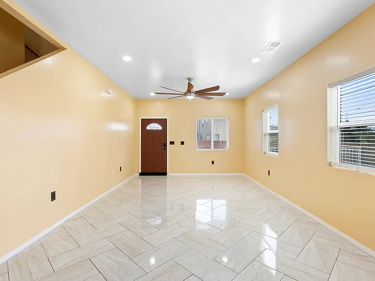 9516 Silica Ave NW — Photo 6