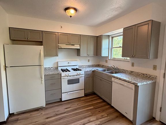 5th image of 900 5th St #3
