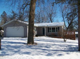 N3166 Opal Rd, Lake Geneva, WI 53147