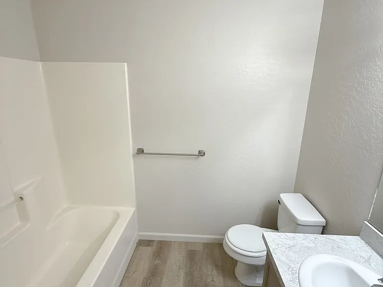 5513-5515 N Hills Dr #5517 — Photo 11