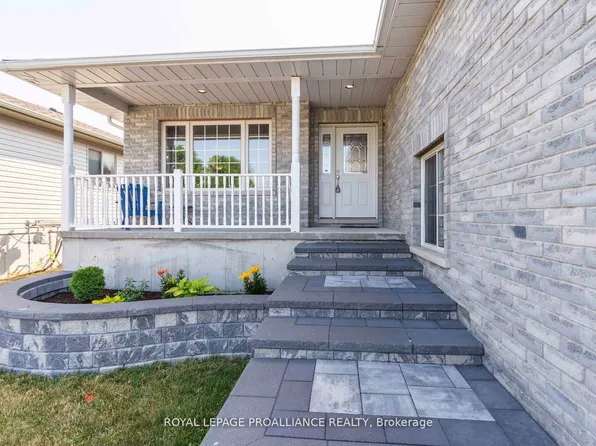 35 Forest Valley Dr, Quinte West, ON K0K 2C0