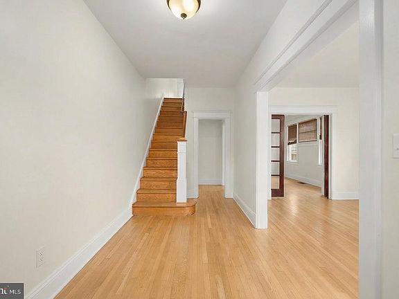 3rd image of 2015 Allen Pl NW