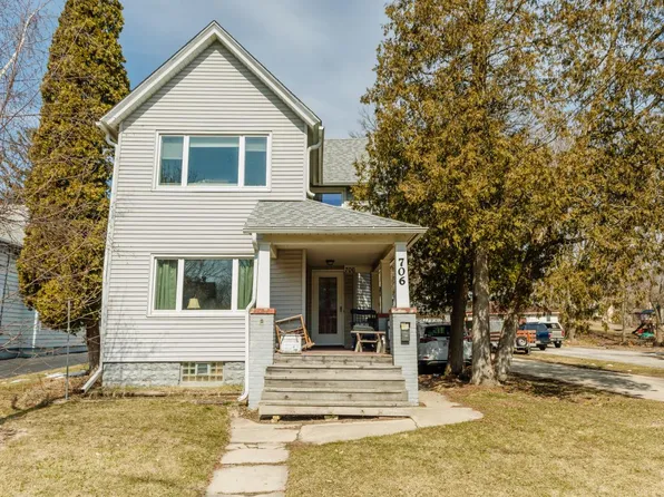 706 Hawthorne AVENUE, South Milwaukee, WI 53172