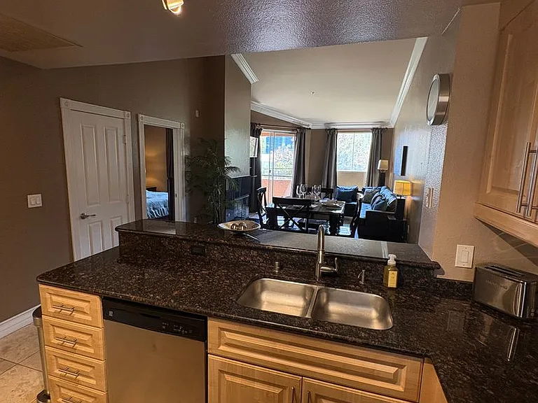 220 E Flamingo Rd #422 — Photo 4