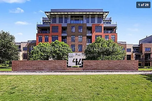 321 NE 4th St #32 Photo 1