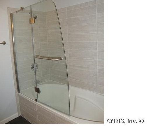 4th image of 133 Walton St APT 117