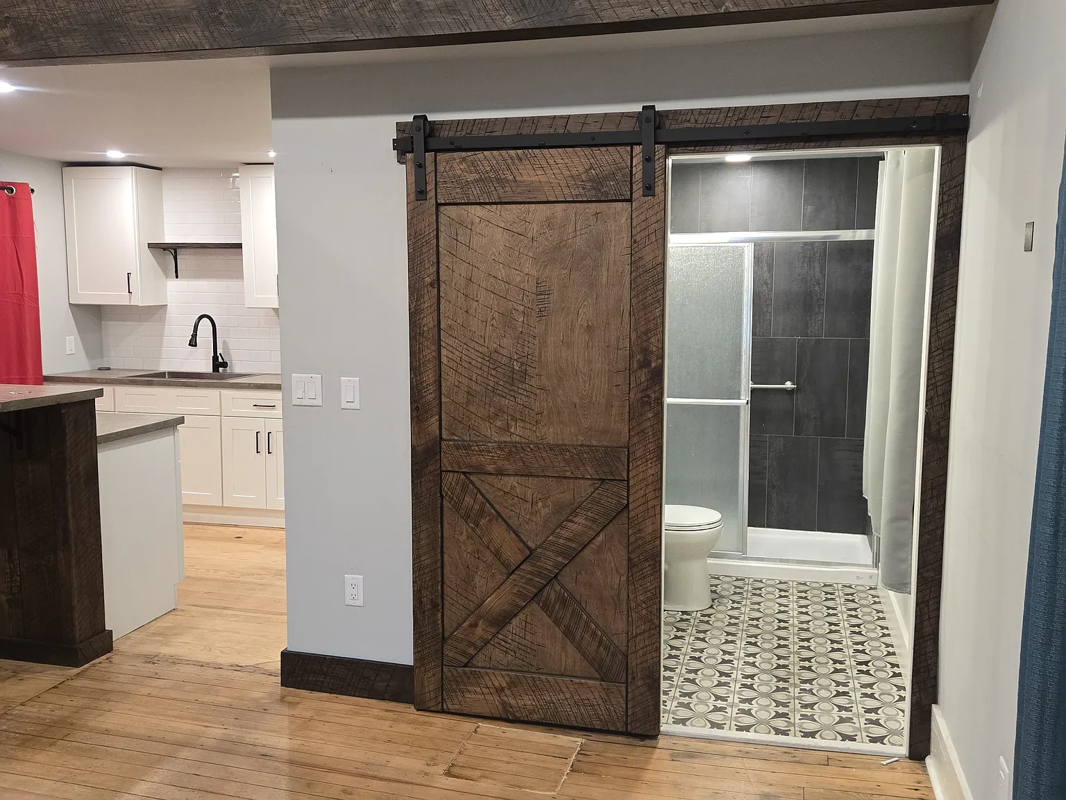 302 Linden St — Photo 4